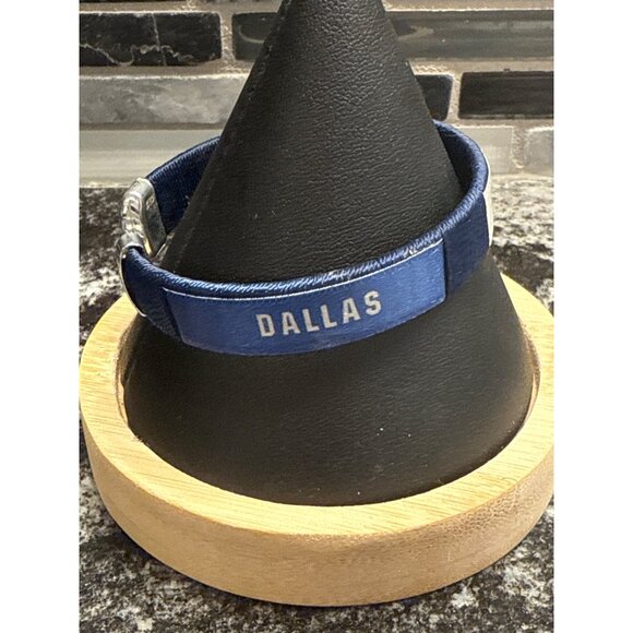 Dallas Cowboys Adjustable Embroidered Bracelet Navy & Silver With Star Logo - Picture 3 of 4